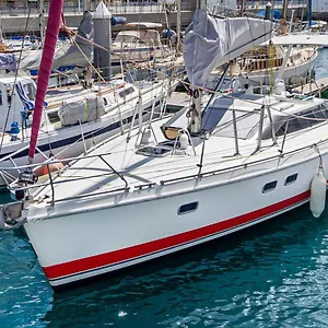 Relaxing On A 38ft Sail Yacht , Arrecife (Lanzarote) España